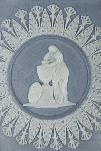 Flacon en grès blanc et bleu signé Turner - Objets de Vitrine Style Directoire