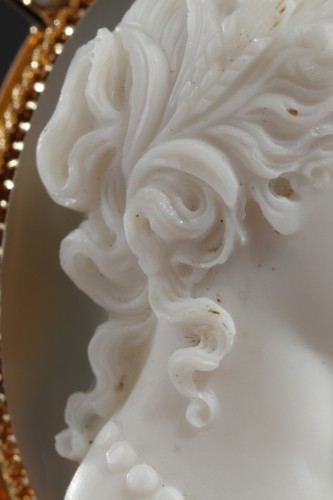 Napoléon III - Broche or, perles et camée sur agate