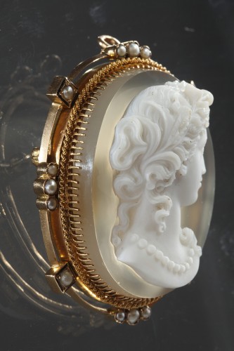 Antiquités - Gold Brooch With Agate Cameo And Pearls