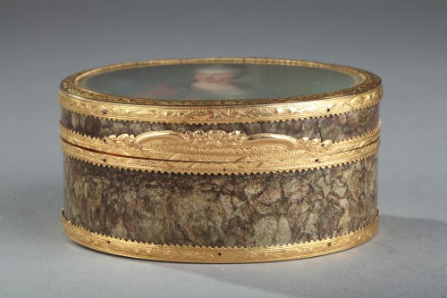 Objects of Vertu  - 18th-century Gold box with miniature on ivory Elisabeth Auguste Palatina