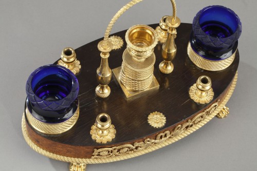 Napoléon III - A 19th century oval inkstand with bronze