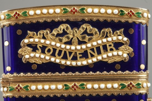 Objects of Vertu  - Gold and enamel writting case. Louis XVI