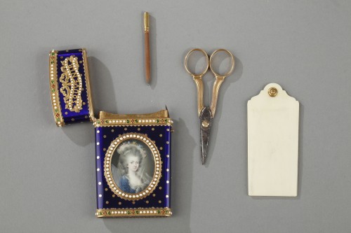 Antiquités - Carnet de bal or, émail et miniature. Louis XVI