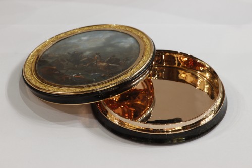 Gold Candy box with miniature inspired by Parrocel French Restauration - Objects of Vertu Style Restauration - Charles X