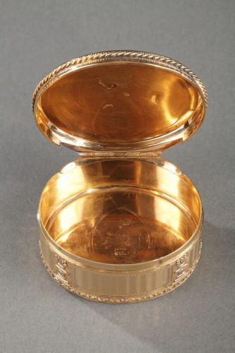 XVIIIe siècle - Tabatière Louis XVI en or