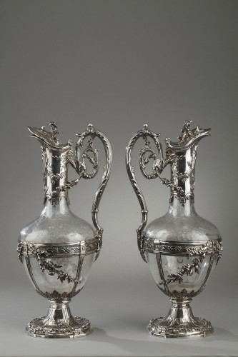 Argenterie et Orfèvrerie  - Edmond Tétard - Paire de carafe en argent et cristal gravé