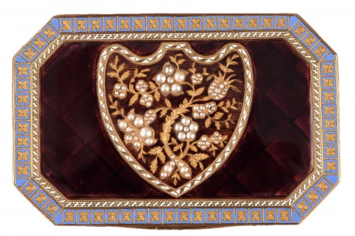 Early 19th Century Swiss gold and enamelled snuff box.
