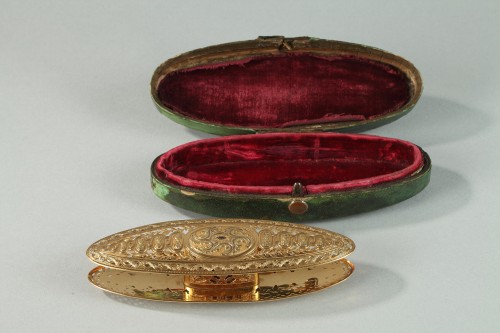 Objets de Vitrine Coffret & Nécessaire - Navette en or travail d'époque Louis XV de Mathieu Coigny