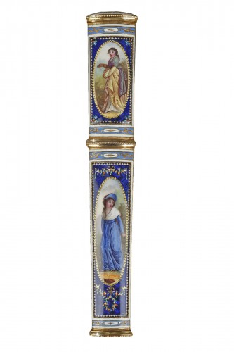 Gold and enamel needle or wax case