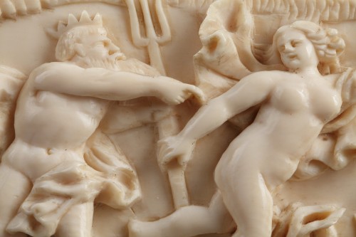 Antiquités - A late 18th Century continental ivory plaque