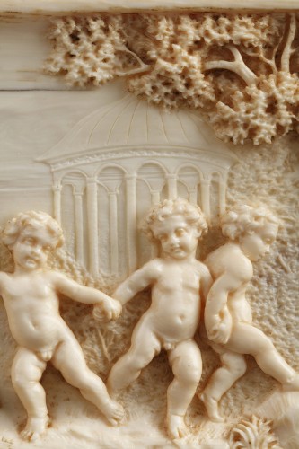 Antiquités - Early 19th Century continental ivory plaque