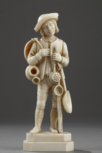 Suite de six statuettes en ivoire "métiers de rue" Signé MIGEON - Ouaiss Antiquités