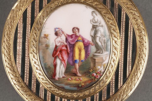 Antiquités - Boite en or, émail, écaille et vernis époque Louis XV