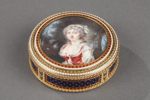 18th century - Gold and enamel bonbonniere with miniature on ivory