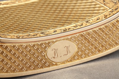 Early 19th Century curved snuff box - Restauration - Charles X