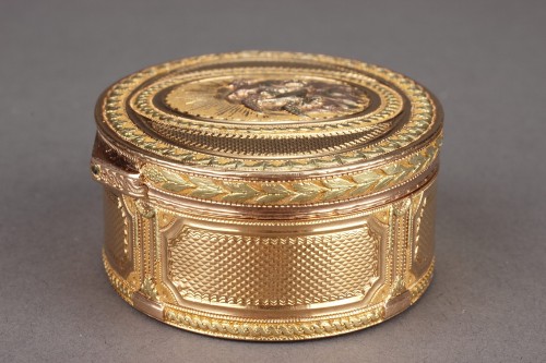 Objects of Vertu  - Gold snuffbox