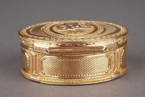 XVIIIe siècle - Tabatière en or