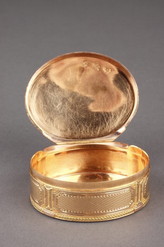 Antiquités - Gold snuffbox