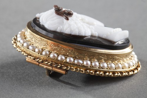 Napoléon III - Camée sur agate, or et demi perles