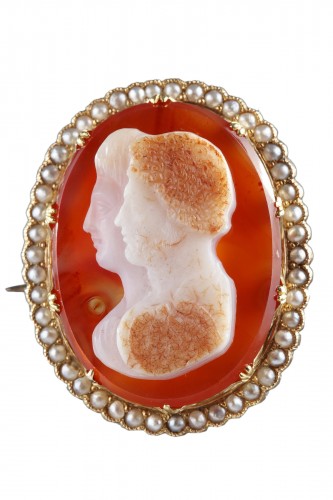 Napoleon III Gold-Mounted Agate Cameo Brooch