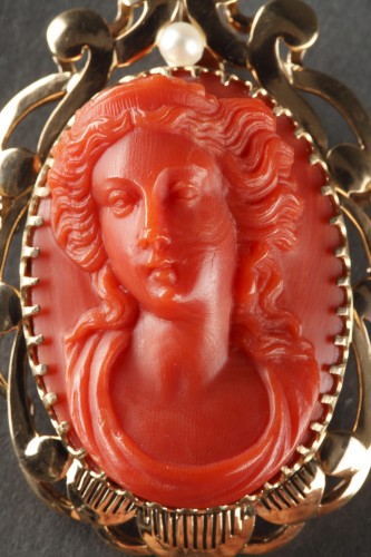 19th century Gold and Coral Brooch Pendant  - Antique Jewellery Style Napoléon III