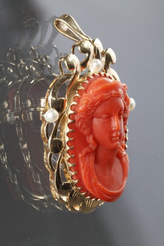 Antique Jewellery  - 19th century Gold and Coral Brooch Pendant 