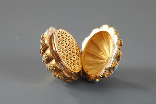 Antique Jewellery  - Early 19th Century Gold,Turquoise and rubis Vinaigrette