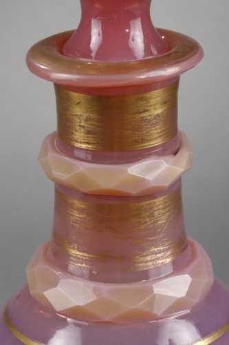 19th century - Early 19th Century Pink Opaline Bottle