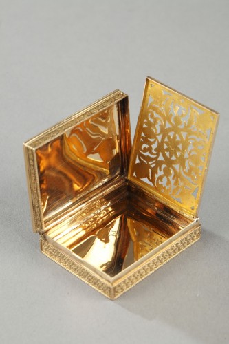 Restauration - Charles X - Rectangular, enameled gold vinaigrette