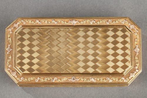 Objects of Vertu  - Gold Snuff box Late 18th century