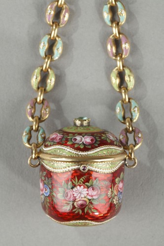 An early 19th century gold and enamel vinaigrette, chain, and ring - Objects of Vertu Style Restauration - Charles X