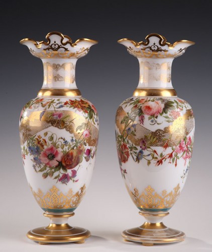 Paire de vases en opaline blanche - Verrerie, Cristallerie Style Louis-Philippe