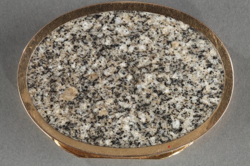 Tabatière or, agate, pierres dures circa 1790 - Ouaiss Antiquités
