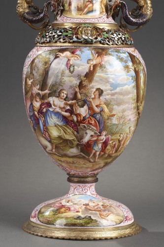 An Austrian enamel vase Vienna circa 1880 - Decorative Objects Style Napoléon III