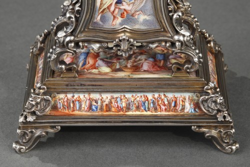 Pendulette de bureau en argent et émail, travail viennois du XIXe siècle - Ouaiss Antiquités