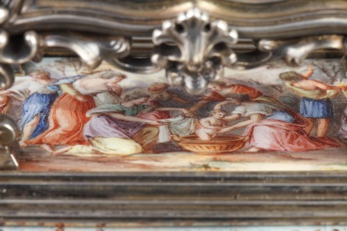 XIXe siècle - Pendulette de bureau en argent et émail, travail viennois du XIXe siècle