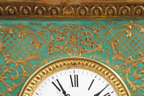 Pendule Borne en porcelaine, milieu du XIXe siècle - Restauration - Charles X