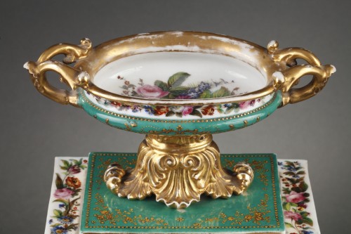 Restauration - Charles X - Pendule Borne en porcelaine, milieu du XIXe siècle