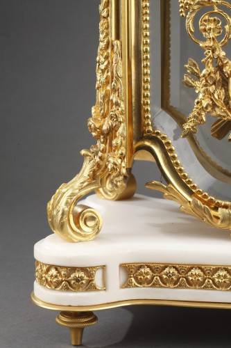 Napoléon III - Pendule en bronze doré, cristal et marbre XIXe siècle