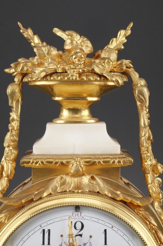 Antiquités - Pendule en bronze doré, cristal et marbre XIXe siècle