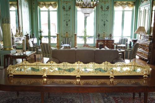 Objet de décoration Cassolettes, coupe et vase - Important surtout en bronze doré en quatre parties Circa 1820 