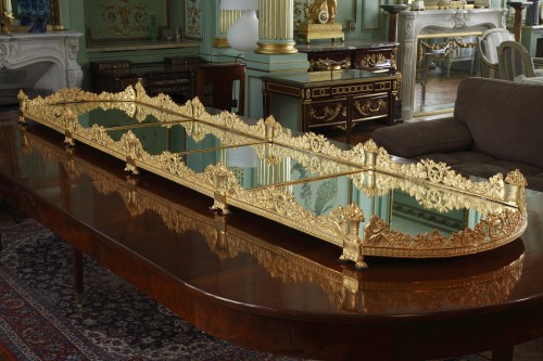 XIXe siècle - Important surtout en bronze doré en quatre parties Circa 1820