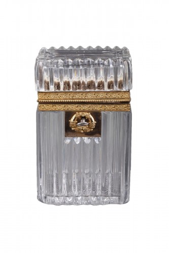 Cut-crystal casket with a  &quot;bamboo&quot; cut