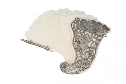 Mid-19th century dance card in silver and ivory. 