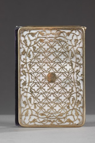 Objects of Vertu  - 19th century Dance card in mother-of-pearl and silver-gilt - Tahan