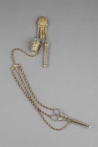Bijouterie, Joaillerie Pendentif, Collier - Châtelaine de couturière en vermeil, début du XIXe siècle