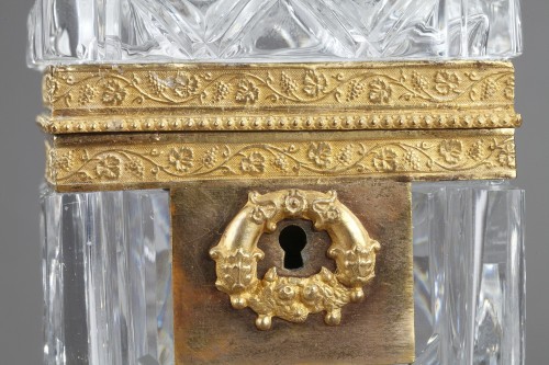 Antiquités - Coffret en cristal et monture bronze doré. Charles X