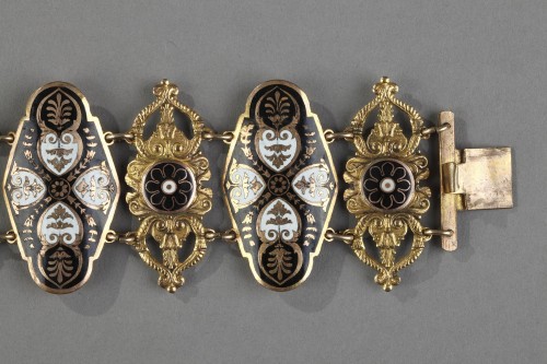 Bracelet émail et pomponne Début du XIXe siècle - Bijouterie, Joaillerie Style Restauration - Charles X