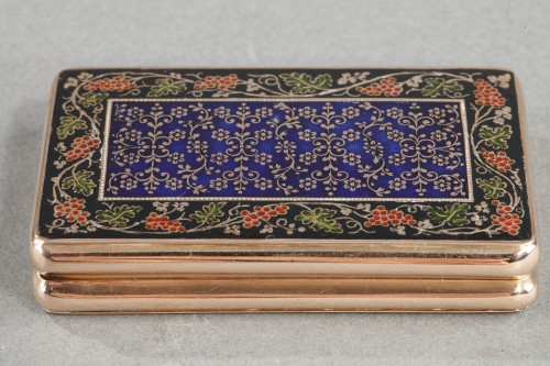 19th century - A gold and champlevé enamel snuffbox Circa 1820-1830