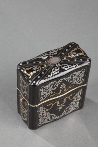 18th century - 18th Century Perfum flask set in gold, silver and tortoishell